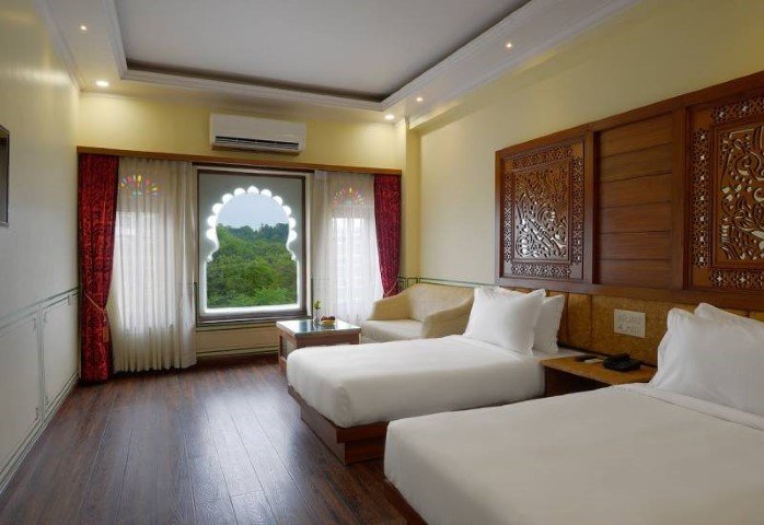 AARAM MAHAL UDAIPUR